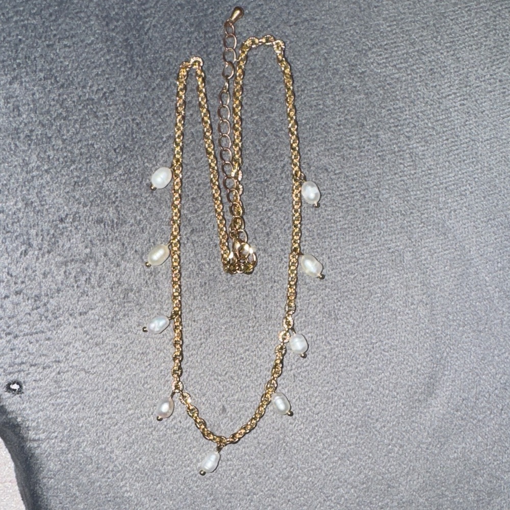 Elegant Gold Pearl Necklace